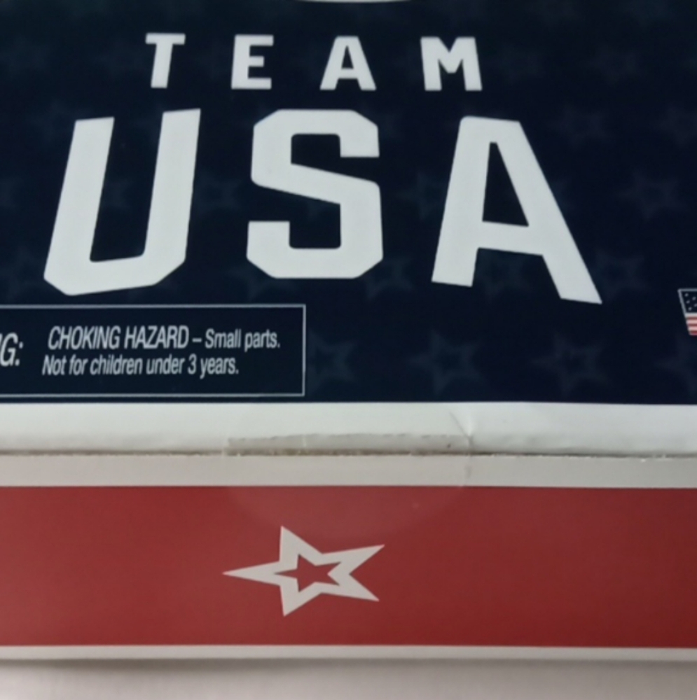 Team USA Medal Ceremony Set - Picture 2 of 3